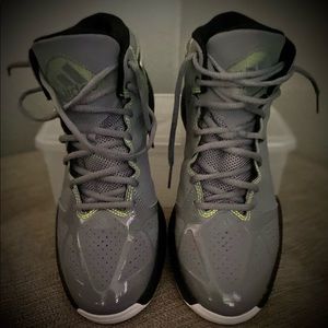 Adidas Basketball shoe size 10